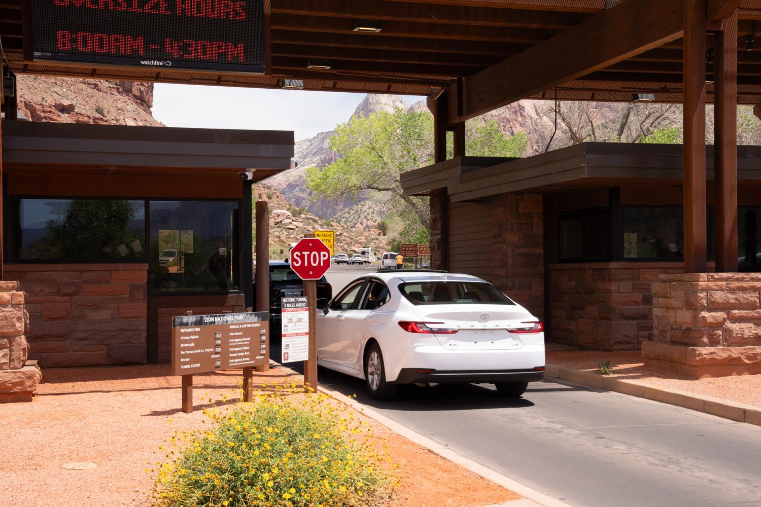 Car at entrance to Zion