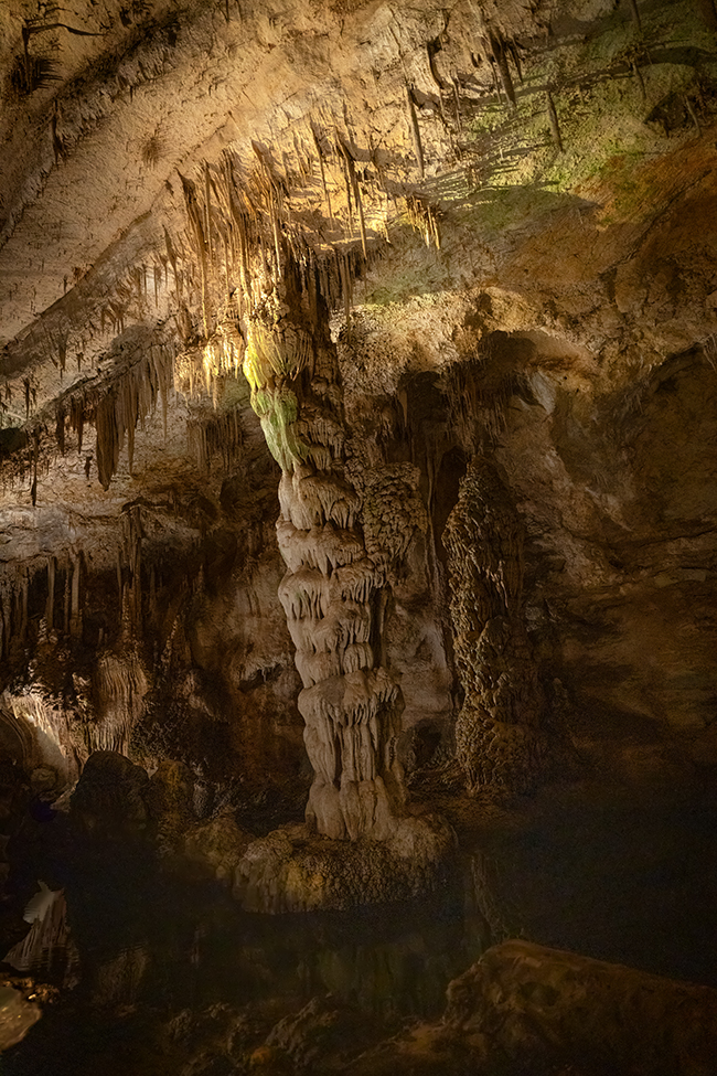 The same photo edited with added noiseware software and vignetting, Carlsbad Caverns National Park / Rebecca Latson
