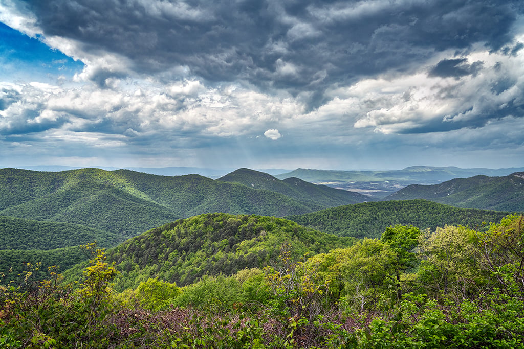 Distant views might get a little hazy during the spring at Shenandoah National Park / Rebecca Latson