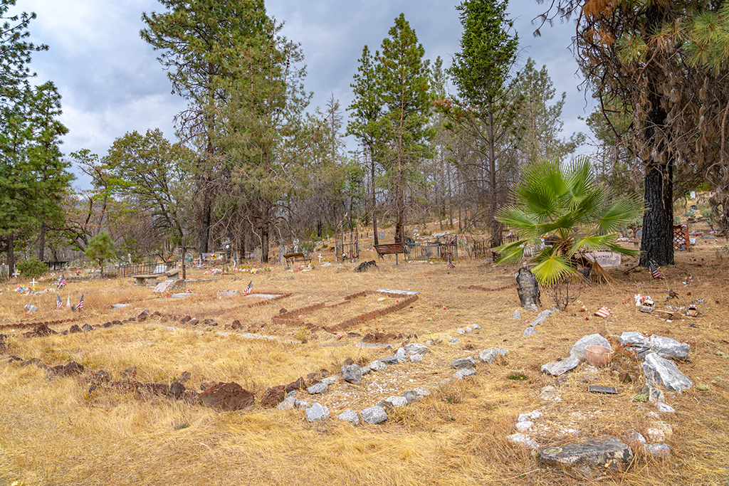 Whiskeytown Cemetery, Whiskeytown National Recreation Area / Rebecca Latson