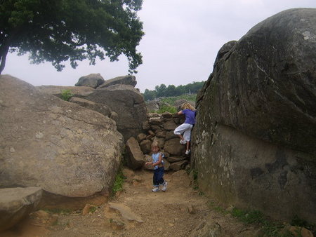 GETT-children playing at Devil's Den.jpg