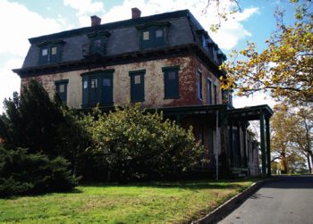Officers Club at Ft Hancock Needs Some Work; NPS Photo