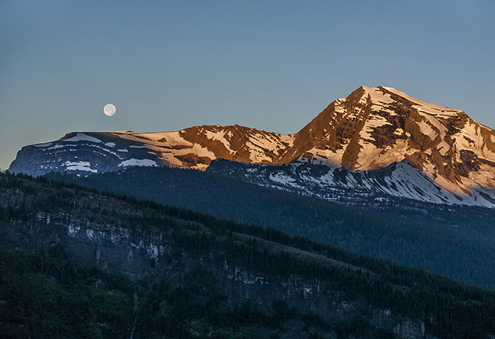 Moonset Over Heavens Peak