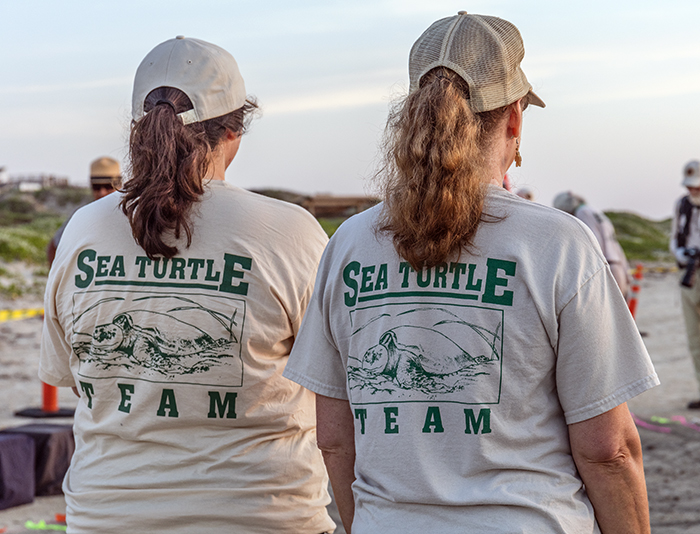 Sea Turtle Team members, Padre Island National Seashore / Rebecca Latson Sea Turtle Team members, Padre Island National Seashore / Rebecca Latson