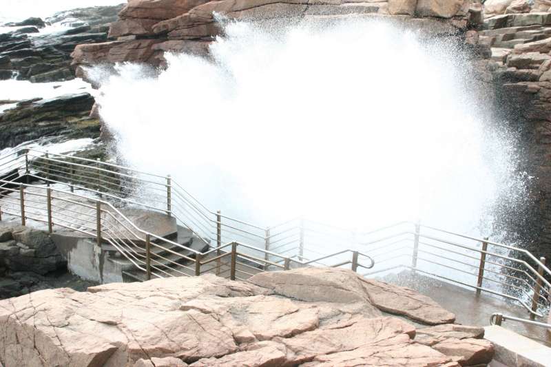 Thunder Hole, Acadia National Park / Justin Russell Thunder Hole, Acadia National Park / Justin Russell