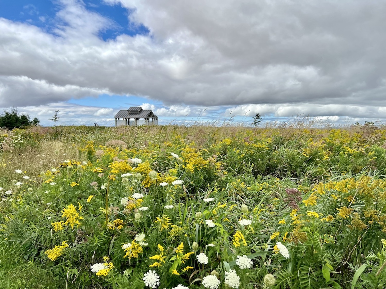 A picnic shelter along a flower-filled path is the highlight of Beaubassin and Fort Lawrence National Historic Sites. A picnic shelter along a flower-filled path is the highlight of Beaubassin and Fort Lawrence National Historic Sites.