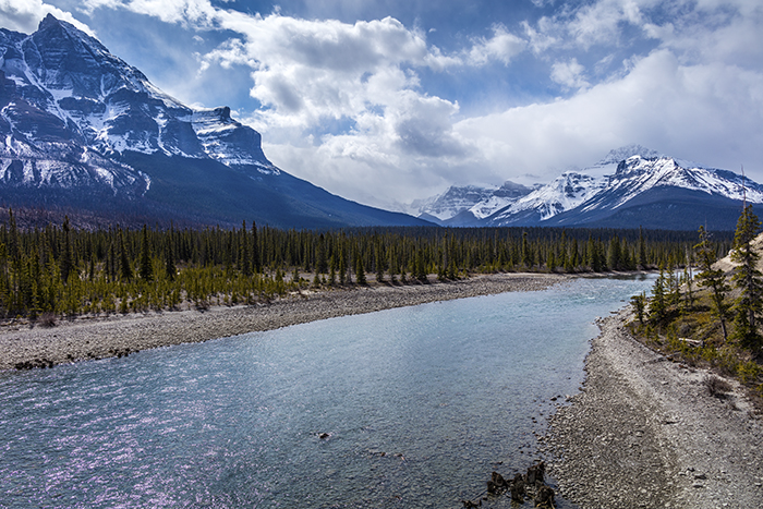 The View Looking Toward The Southwest At Saskatchewan Crossing, Banff National Park / Rebecca Latson The View Looking Toward The Southwest At Saskatchewan Crossing, Banff National Park / Rebecca Latson