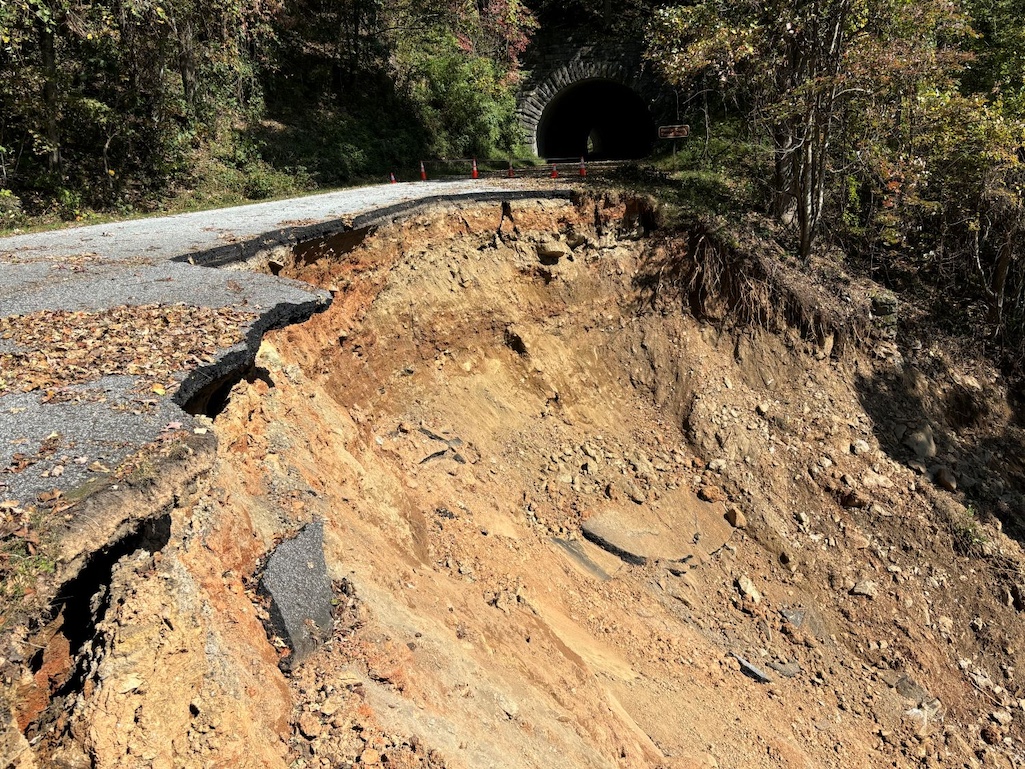 A better view of the slide at Ferrin Tunnel No.3/NPS