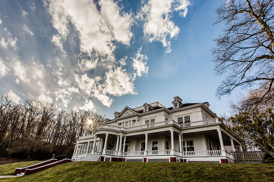 Flat Top Manor, Blue Ridge Parkway / Chris Mavricos