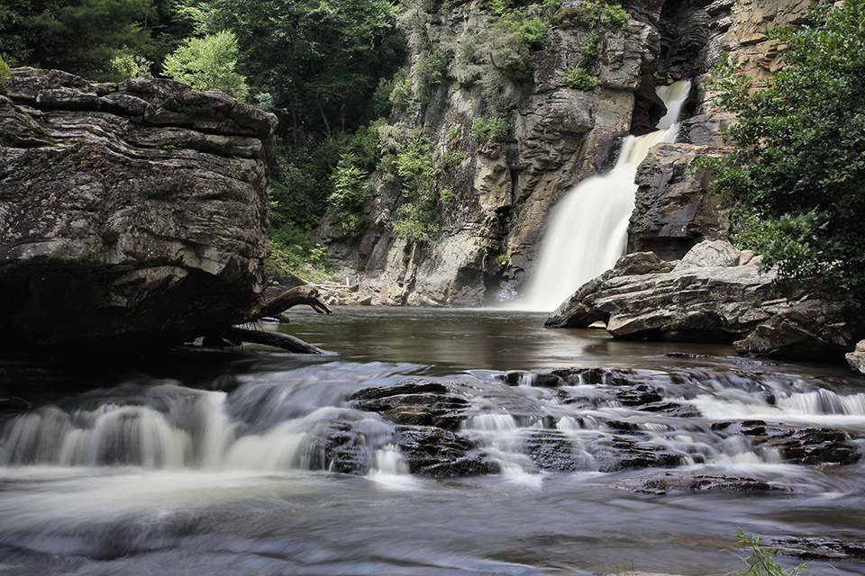Linville Falls, Blue Ridge Parkway / NPS-A. Armstrong