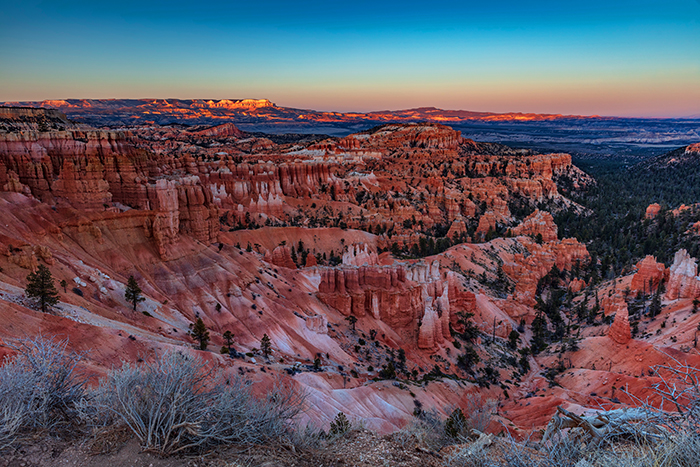 Sunset and the start of "blue hour" at Sunset Point, Bryce Canyon National Park / Rebecca Latson
