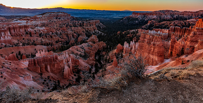Sunrise sunburst over Bryce Amphitheater #1, Bryce Canyon National Park / Rebecca Latson Sunrise sunburst over Bryce Amphitheater #1, Bryce Canyon National Park / Rebecca Latson