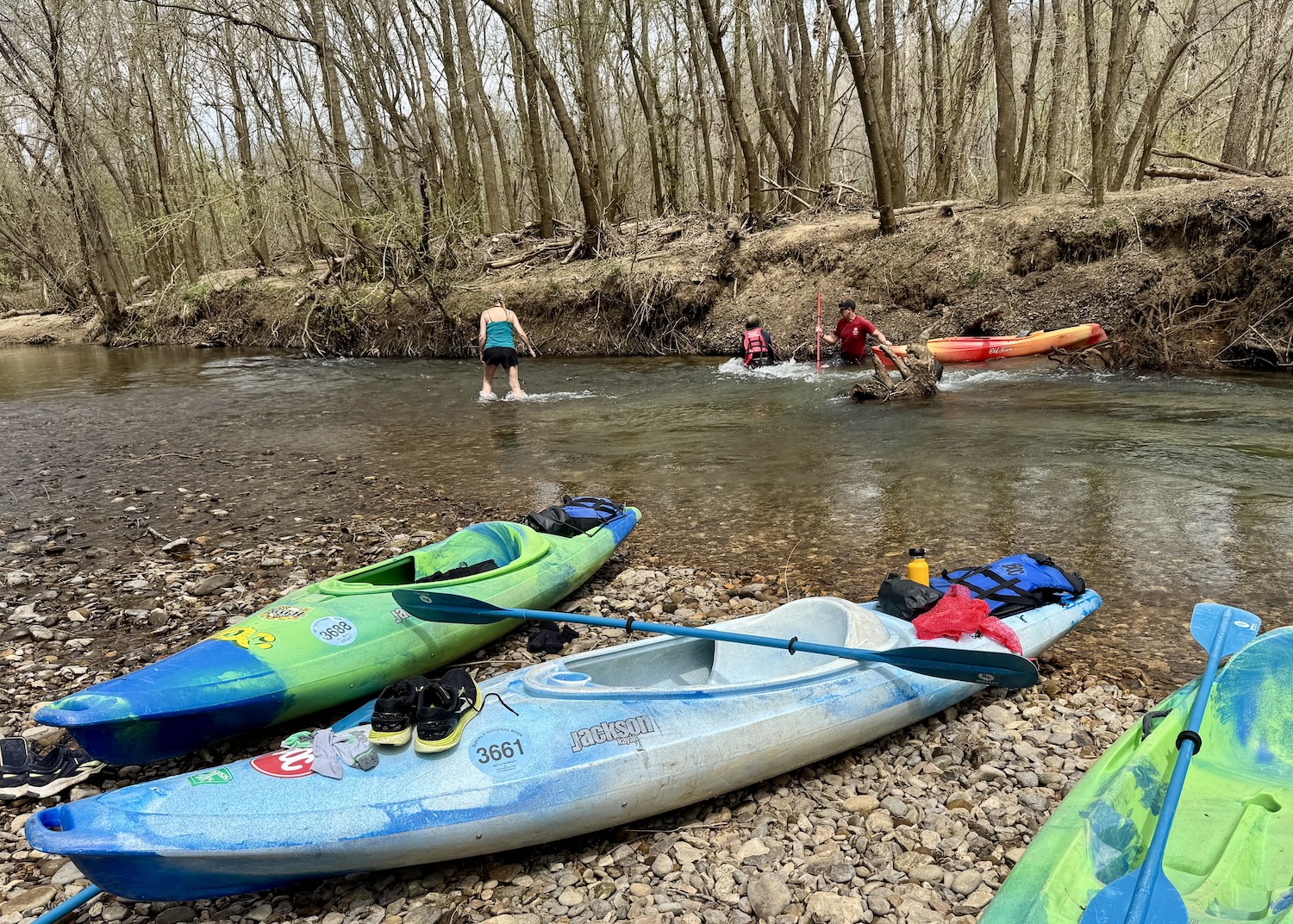 Buffalo National River etiquette means lending a hand when other boaters run into trouble. Buffalo National River etiquette means lending a hand when other boaters run into trouble.