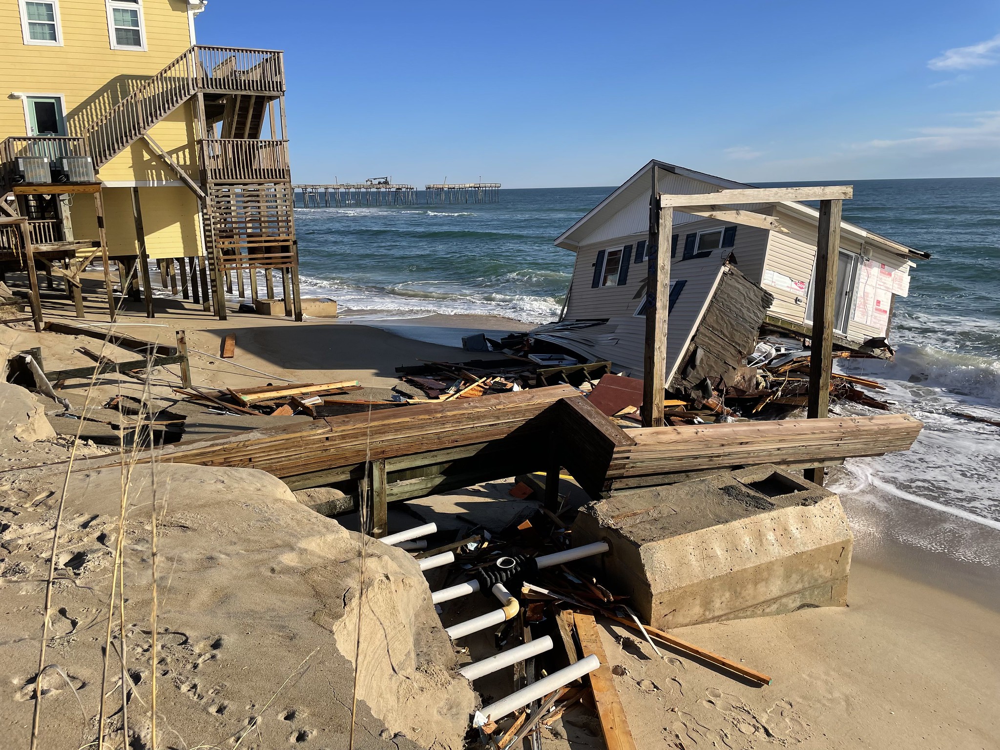 From this angle you can see the precarious nature of other houses along the beach/NPS