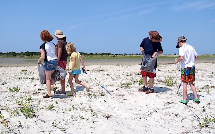 Cleaning Up Cape Lookout National Seashore/NPS Cleaning Up Cape Lookout National Seashore/NPS