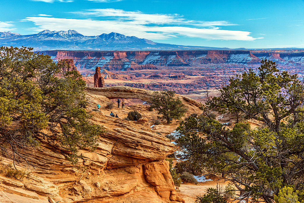 Approaching Mesa Arch, Canyonlands National Park / Rebecca Latson Approaching Mesa Arch, Canyonlands National Park / Rebecca Latson