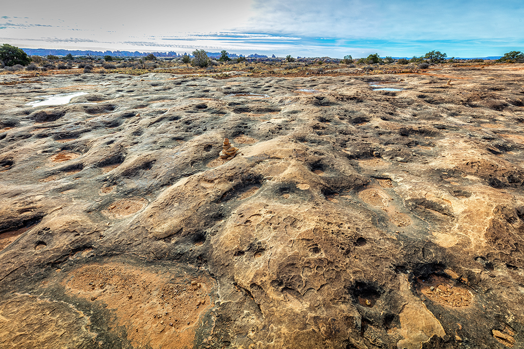 The view along Pothole Point Trail in the Needles District, Canyonlands National Park / Rebecca Latson The view along Pothole Point Trail in the Needles District, Canyonlands National Park / Rebecca Latson