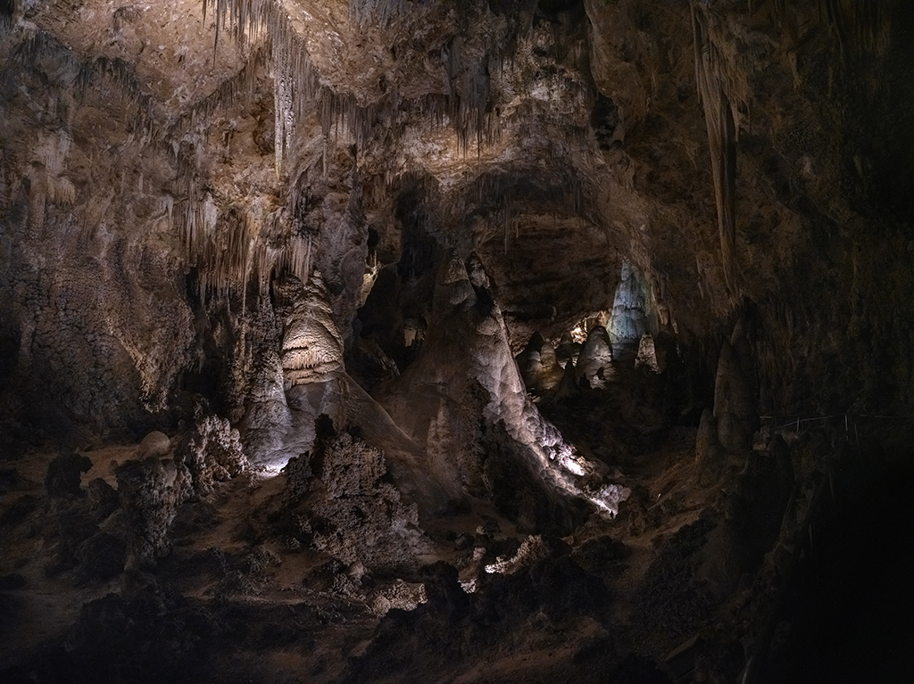 Big Room cave formations, Carlsbad Caverns National Park / Rebecca Latson Big Room cave formations, Carlsbad Caverns National Park / Rebecca Latson