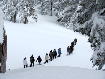 Snowshoeing at Crater Lake National Park/NPS Snowshoeing at Crater Lake National Park/NPS