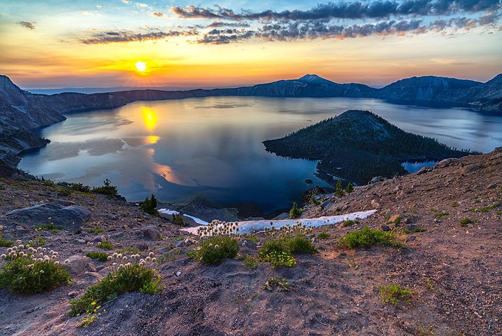 A Crater Lake National Park sunrise/Rebecca Latson A Crater Lake National Park sunrise/Rebecca Latson