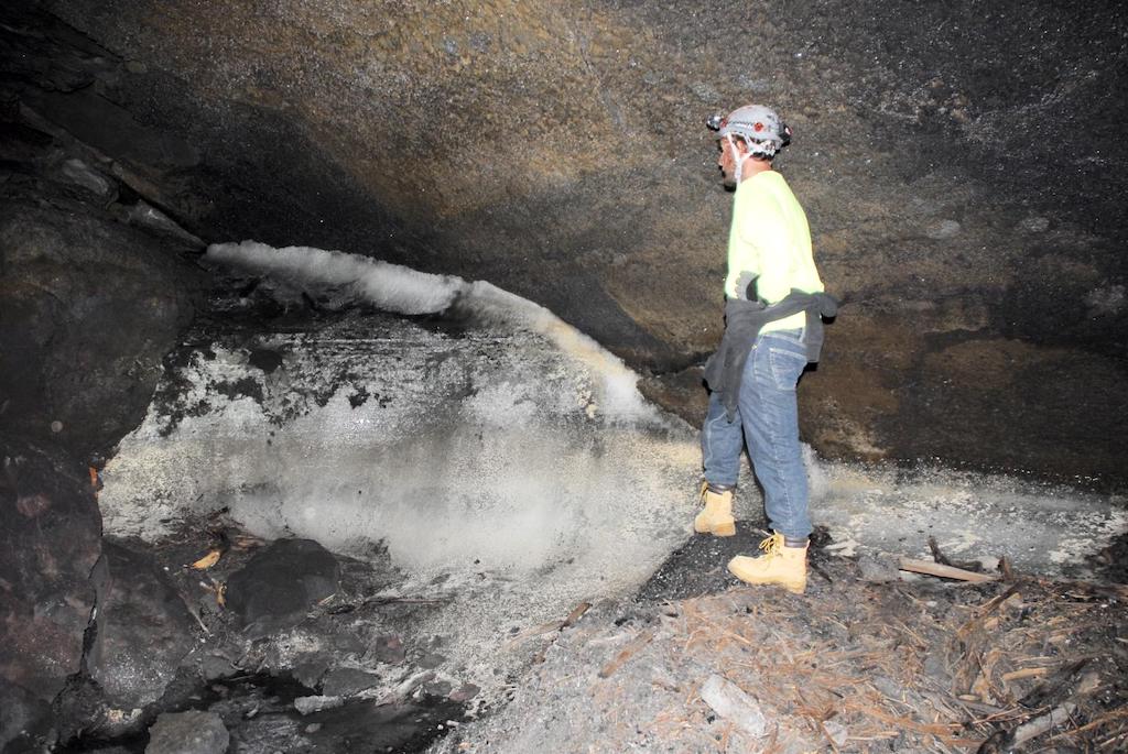 The researchers believe Ancestral Puebloans used fires to help melt the ice/Bogdan Onac