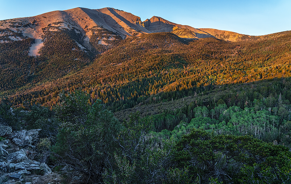 Sunrise At Mather Overlook, Great Basin National Park / Rebecca Latson Sunrise At Mather Overlook, Great Basin National Park / Rebecca Latson