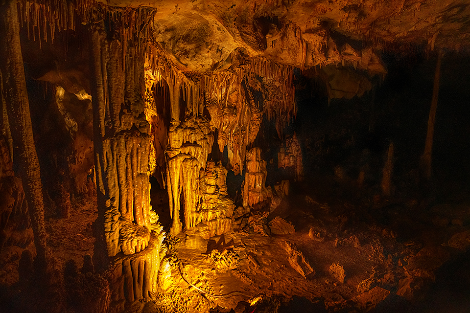 Shining light on the speleothems in Lehman Caaves, Great Basin National Park / Rebecca Latson