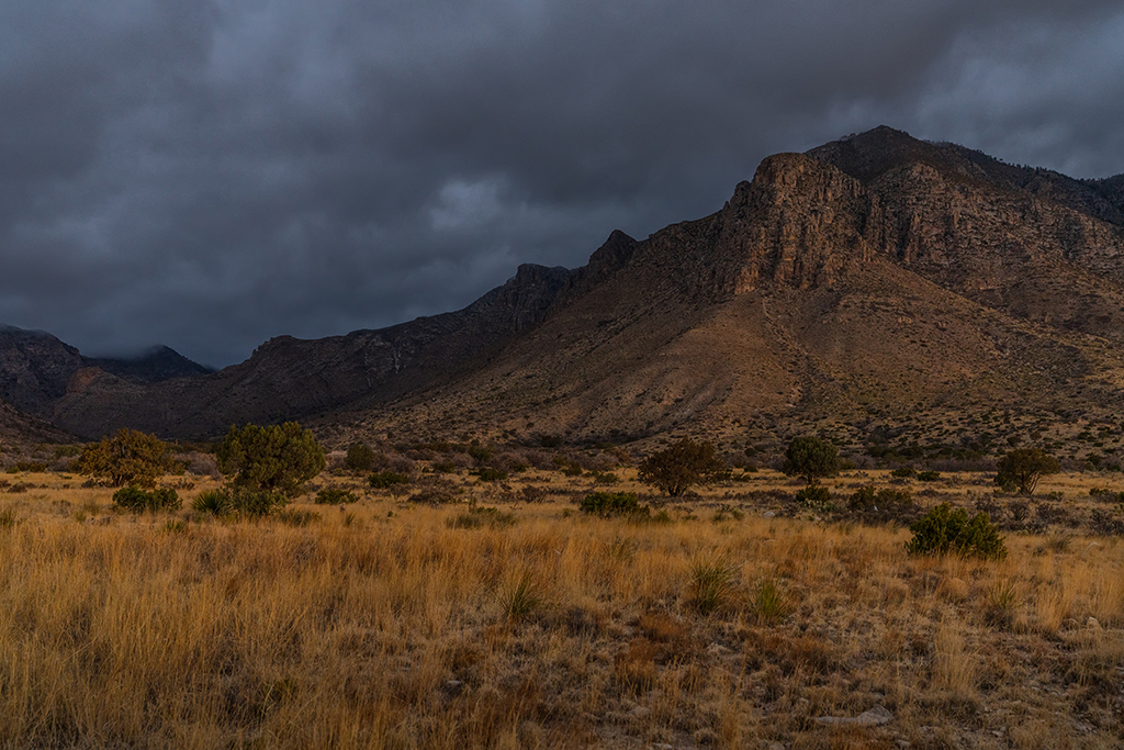 Spring sunrise over the Guadalupe Mountains, Guadalupe Mountains National Park / Rebecca Latson Spring sunrise over the Guadalupe Mountains, Guadalupe Mountains National Park / Rebecca Latson
