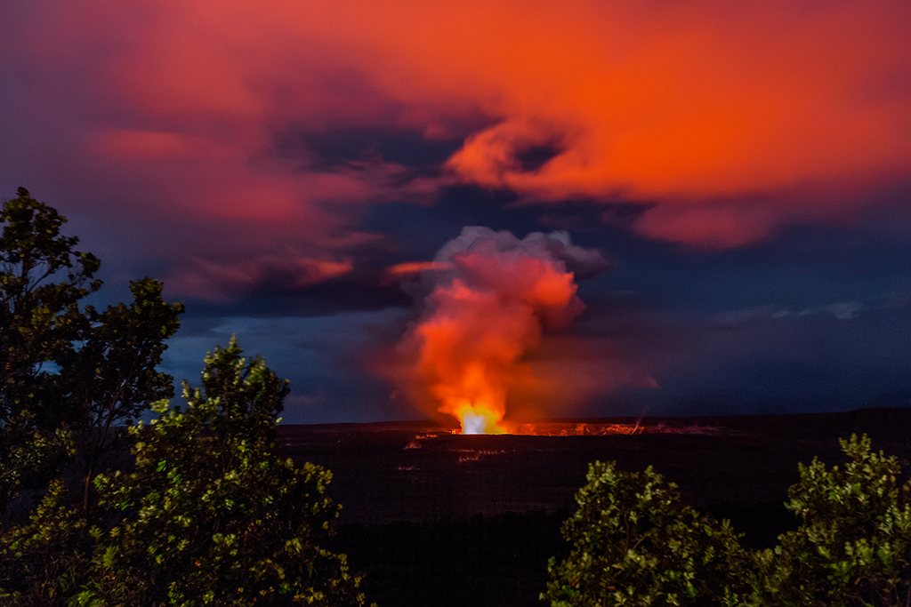 Kīlauea's nighttime glow as seen from Volcano House, Hawai'i Volcanoes National Park / Rebecca Latson Kīlauea's nighttime glow as seen from Volcano House, Hawai'i Volcanoes National Park / Rebecca Latson