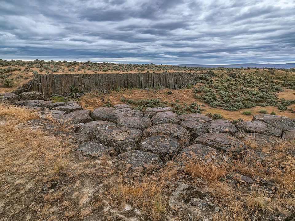A columnar basalt butte at Drumheller Channels National Natural Landmark, Ice Age Floods National Geologic Trail / Rebecca Latson