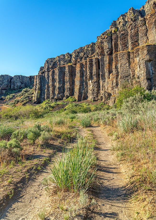 Hiking one of the trails in Frenchman Coulee, Ice Age Floods National Geologic Trail / Rebecca Latson Hiking one of the trails in Frenchman Coulee, Ice Age Floods National Geologic Trail / Rebecca Latson