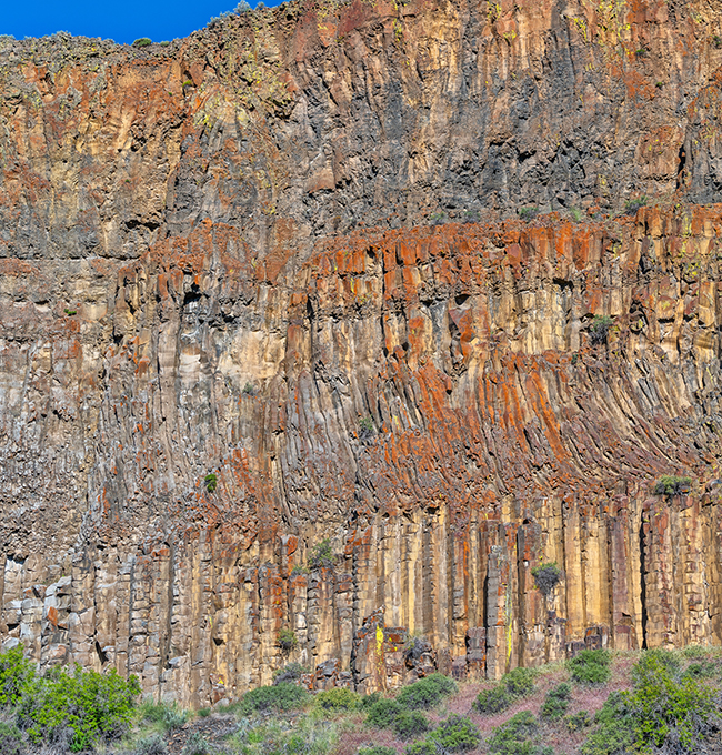 Moses Coulee columnar basalts close-up (how many layers do you count?), Ice Age Floods National Geologic Trail / Rebecca Latson Moses Coulee columnar basalts close-up (how many layers do you count?), Ice Age Floods National Geologic Trail / Rebecca Latson
