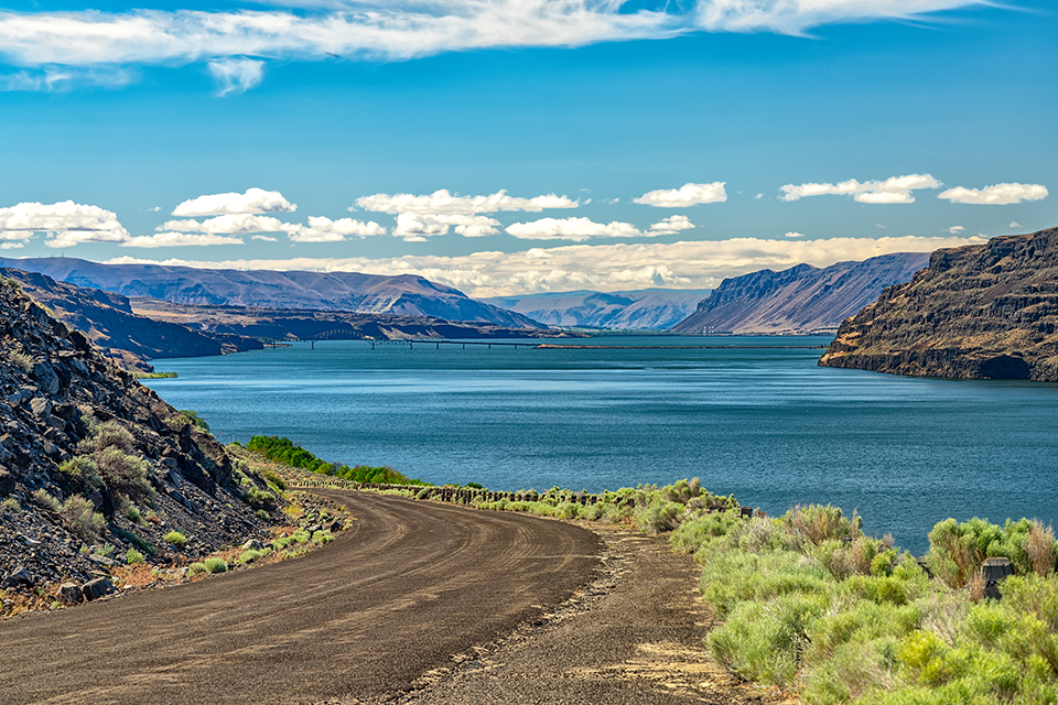 Roll on, Columbia, Ice Age Floods National Geologic Trail / Rebecca Latson Roll on, Columbia, Ice Age Floods National Geologic Trail / Rebecca Latson