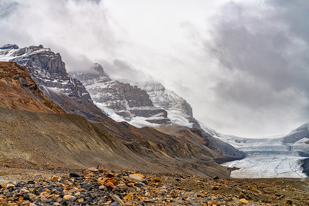 A September 2023 view of Athabasca Glacier scenery, Jasper National Park / Rebecca Latson A September 2023 view of Athabasca Glacier scenery, Jasper National Park / Rebecca Latson