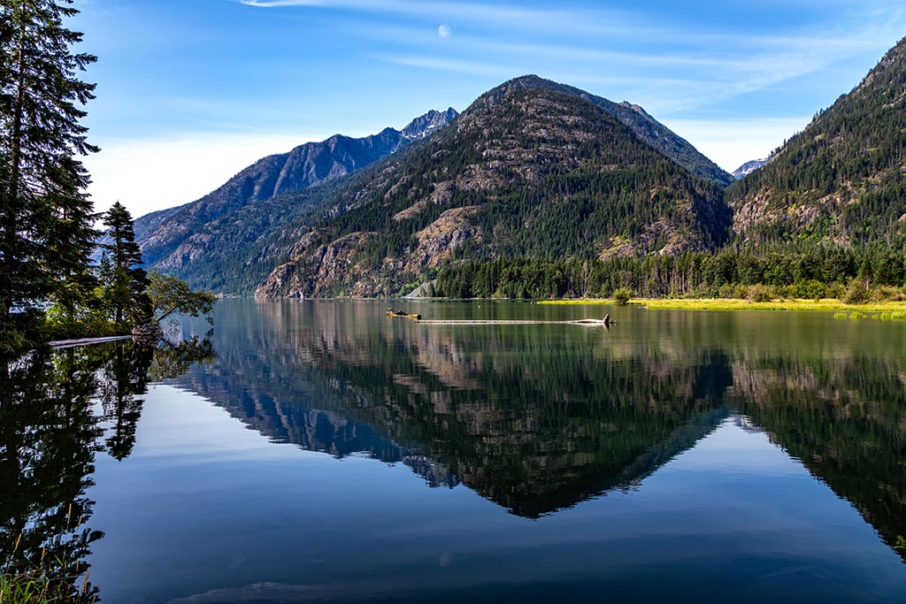 Lake Chelan landscape, Lake Chelan National Recreation Area, North Cascades Complex / Rebecca Latson Lake Chelan landscape, Lake Chelan National Recreation Area, North Cascades Complex / Rebecca Latson
