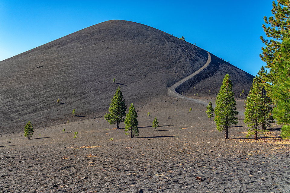 Ready to tackle the last 200 feet of the Cinder Cone Trail, Lassen Volcanic National Park / Rebecca Latson Ready to tackle the last 200 feet of the Cinder Cone Trail, Lassen Volcanic National Park / Rebecca Latson