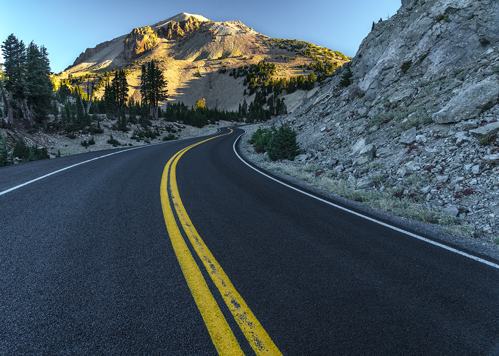 The road through the park, Lassen Volcanic National Park / Rebecca Latson