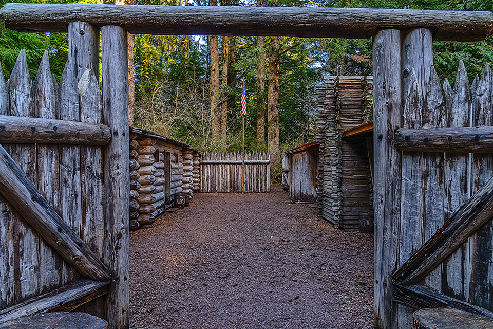 Welcome to Fort Clatsop, Lewis and Clark National Historical Park / Rebecca Latson
