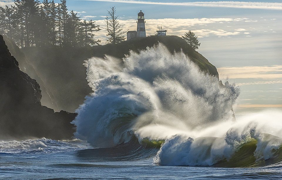 King tide waves with a life of their own, Cape Disappointment State Park, Lewis and Clark National Historic Trail / Rebecca Latson King tide waves with a life of their own, Cape Disappointment State Park, Lewis and Clark National Historic Trail / Rebecca Latson
