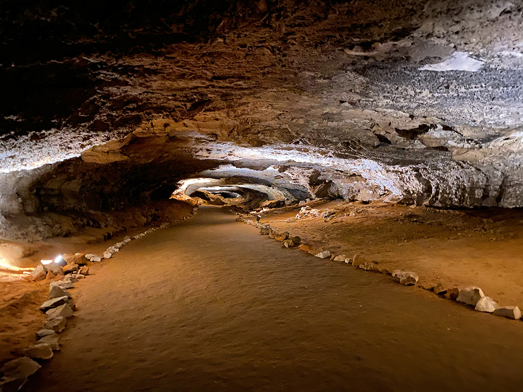 Cleaveland Avenue is an example of one of the passageway types at Mammoth Cave National Park / NPS file Cleaveland Avenue is an example of one of the passageway types at Mammoth Cave National Park / NPS file