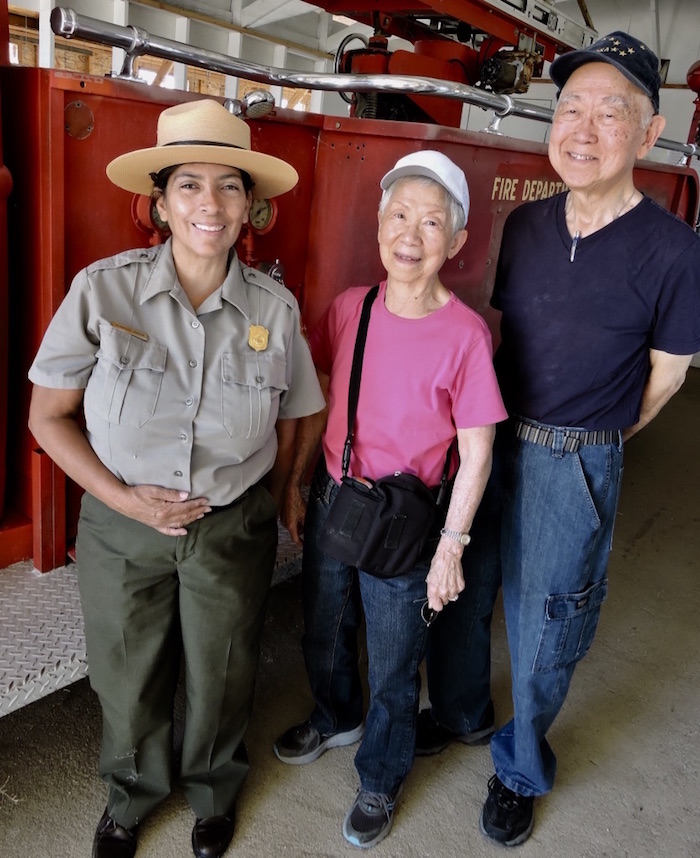 Manzanar Superintendent Johnson and former detainees/Lee Dalton Manzanar Superintendent Johnson and former detainees/Lee Dalton