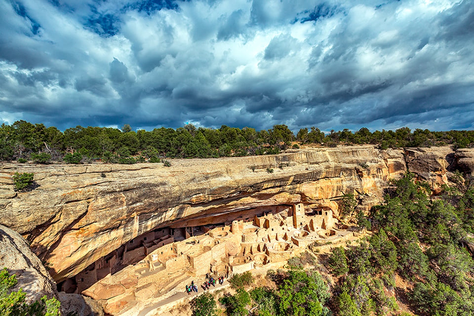 Late afternoon at Cliff Palace, Mesa Verde National Park / Rebecca Latson Late afternoon at Cliff Palace, Mesa Verde National Park / Rebecca Latson