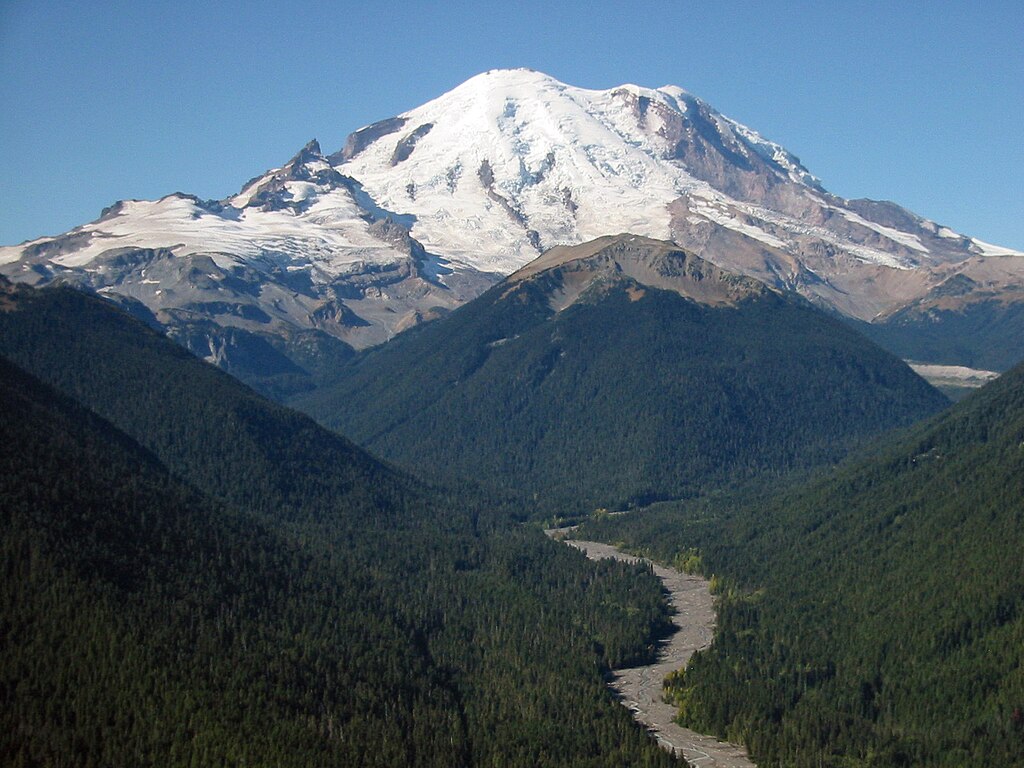 Mount Rainier / Wikipedia Mount Rainier / Wikipedia