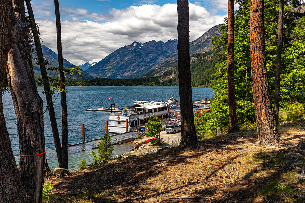 The Landing and view uplake, Lake Chelan National Recreation Area, North Cascades Complex / Rebecca Latson The Landing and view uplake, Lake Chelan National Recreation Area, North Cascades Complex / Rebecca Latson