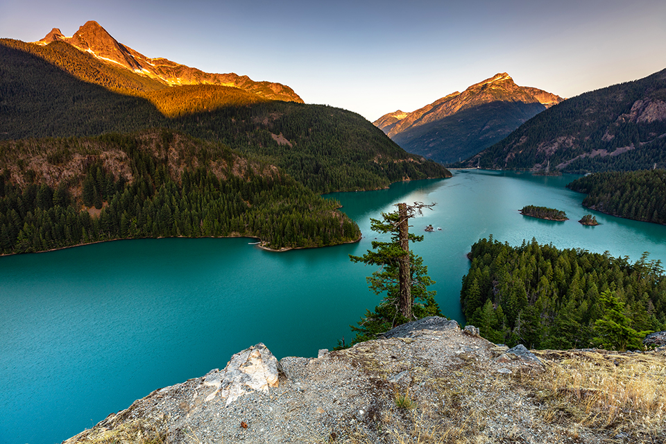 Sunrise over Diablo Lake, North Cascades National Park Complex / Rebecca Latson Sunrise over Diablo Lake, North Cascades National Park Complex / Rebecca Latson