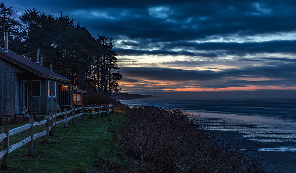Sunrise over Kalaloch, Olympic National Park / Rebecca Latson Sunrise over Kalaloch, Olympic National Park / Rebecca Latson