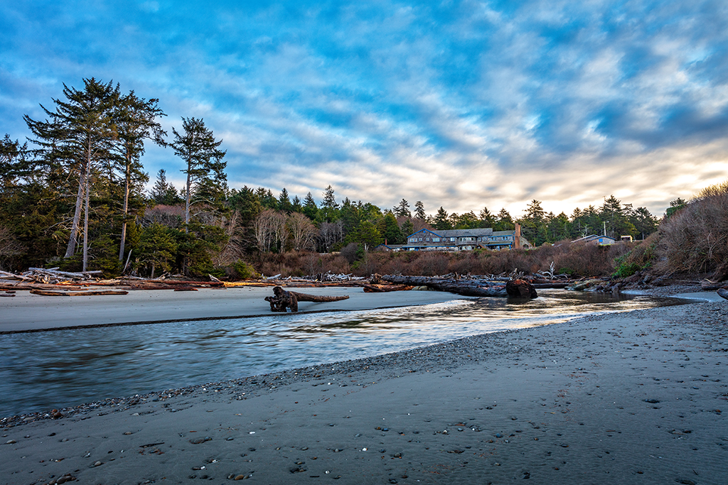 Kalaloch Lodge and Kalaloch Creek, Olympic National Park / Rebecca Latson Kalaloch Lodge and Kalaloch Creek, Olympic National Park / Rebecca Latson