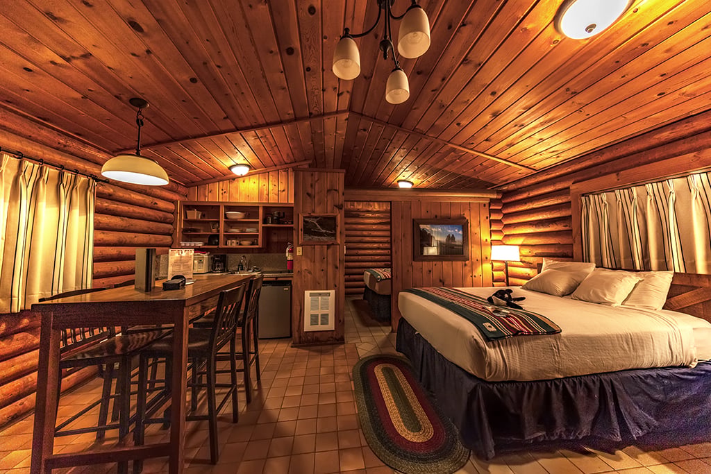 Kalaloch Lodge cabin interior, Olympic National Park / Rebecca Latson Kalaloch Lodge cabin interior, Olympic National Park / Rebecca Latson