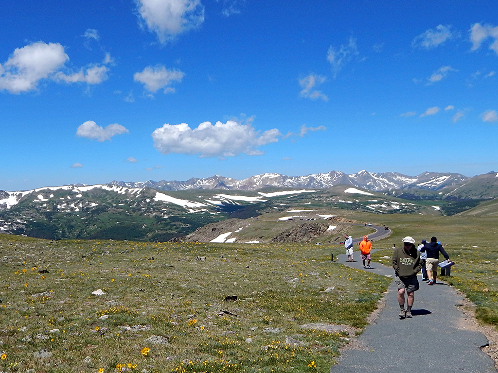 Hikers on the Tundra Communities Trail, Rocky Mountain National Park / NPS-Rachel Williams