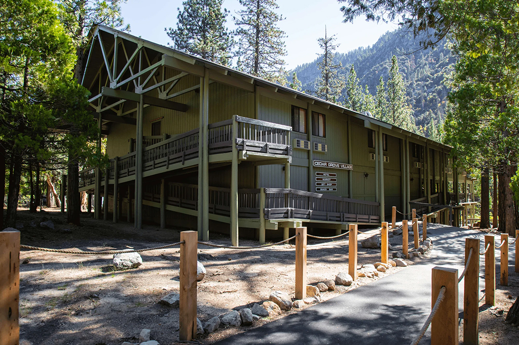 Cedar Grove Lodge, Sequoia and Kings Canyon National Parks / Delaware North Cedar Grove Lodge, Sequoia and Kings Canyon National Parks / Delaware North